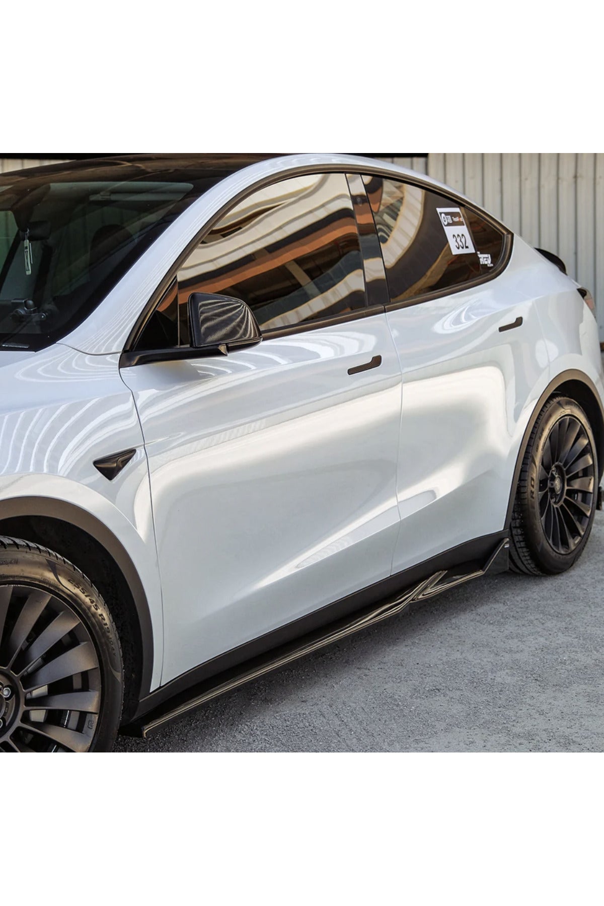 Tesla Model Y 2020-2025 Yan Marşpiyel Piano Black Marşpiyel Eki Seti