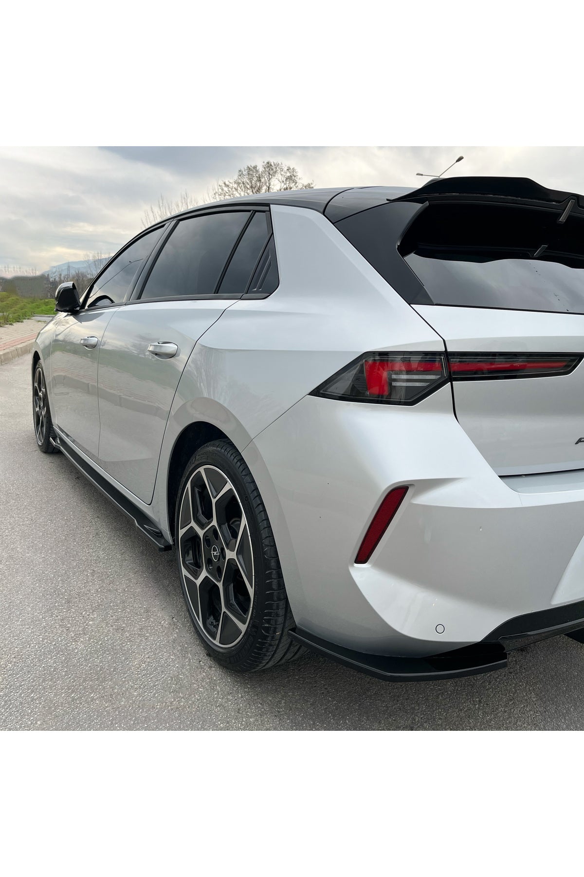 Opel Astra L 2020+ Tavan Spoiler Piano Black ABS | Arka Üst Spoiler Bagaj Üstü - TMZ Garage