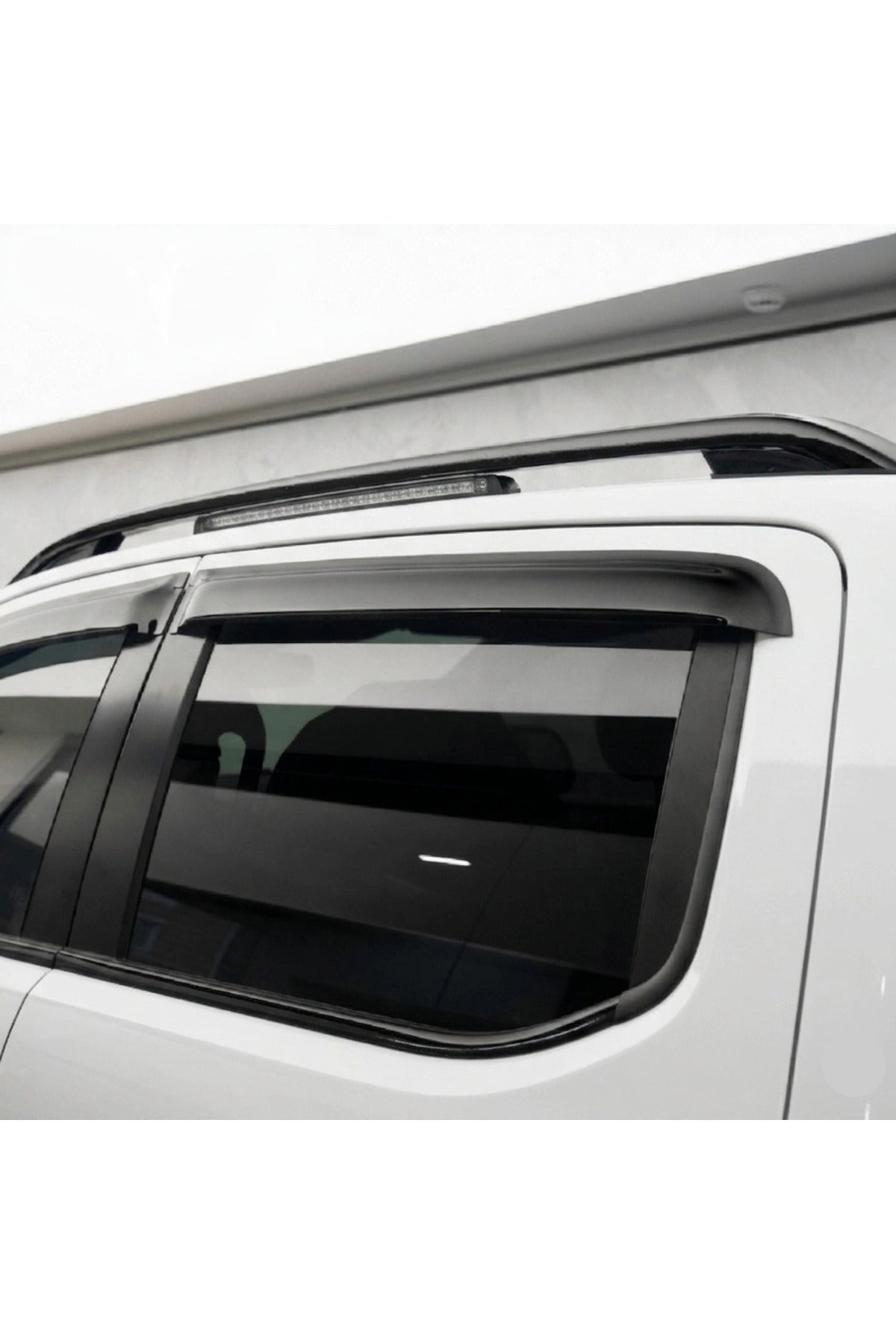2010-2021 VOLKSWAGEN AMAROK CAM RÜZGARLIĞI PARLAK SİYAH 4 PARÇA İTHAL ÜRÜN - TMZ Garage