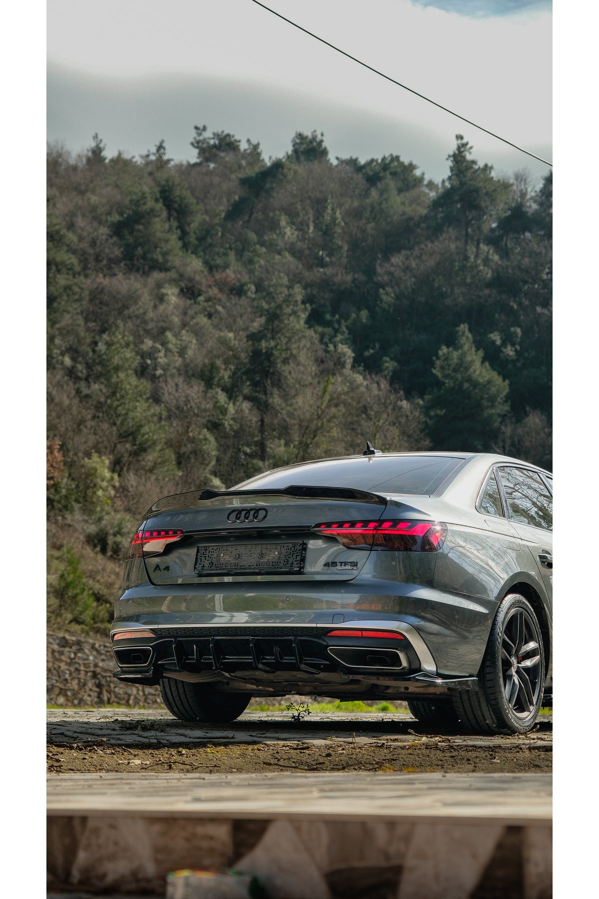 Audi A4 B9 S-Line Difüzör 2019-2024 | Parlak Siyah Sportif Arka Tampon Difüzörü