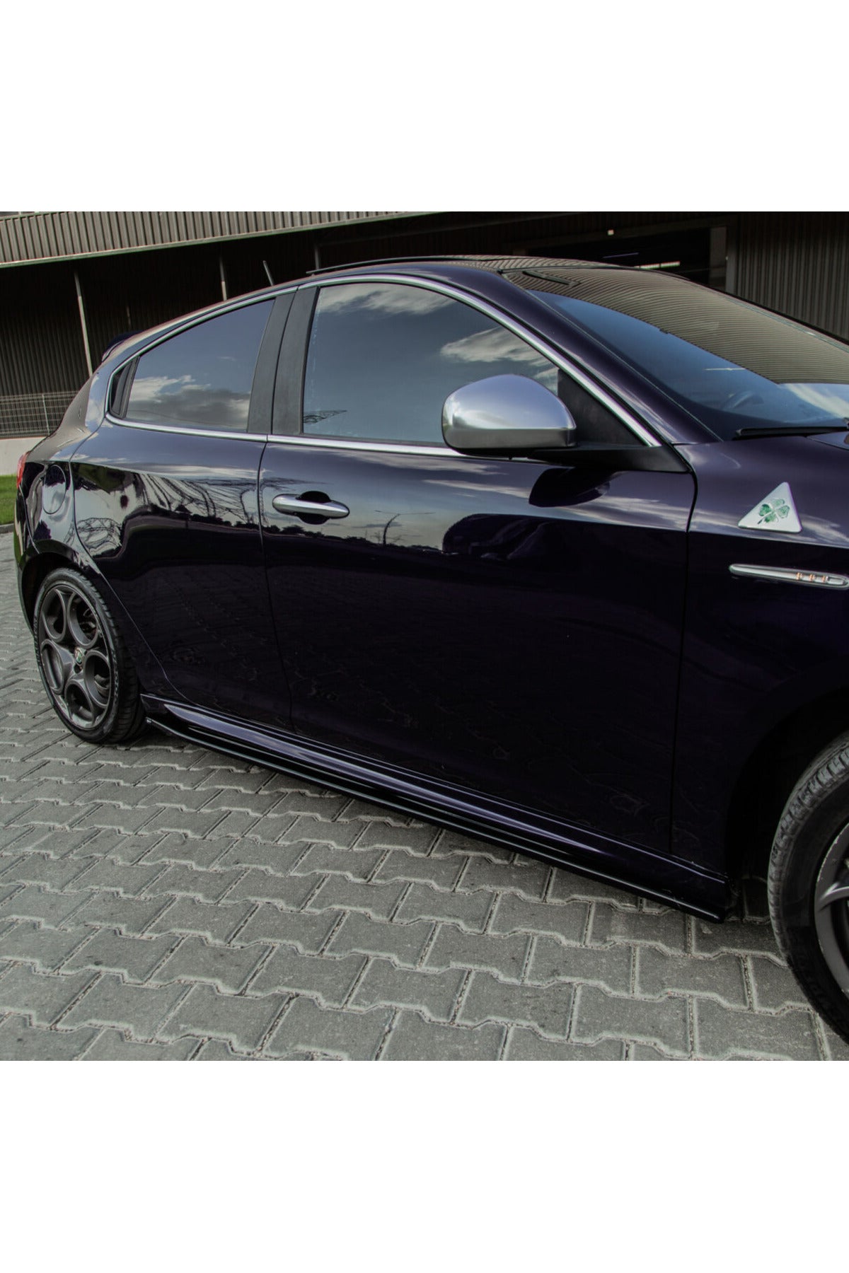 Alfa Romeo Giulietta Yan Marşpiyel 2010-2020 Uyumlu Yan Etek Piano Black ABS - TMZ Garage