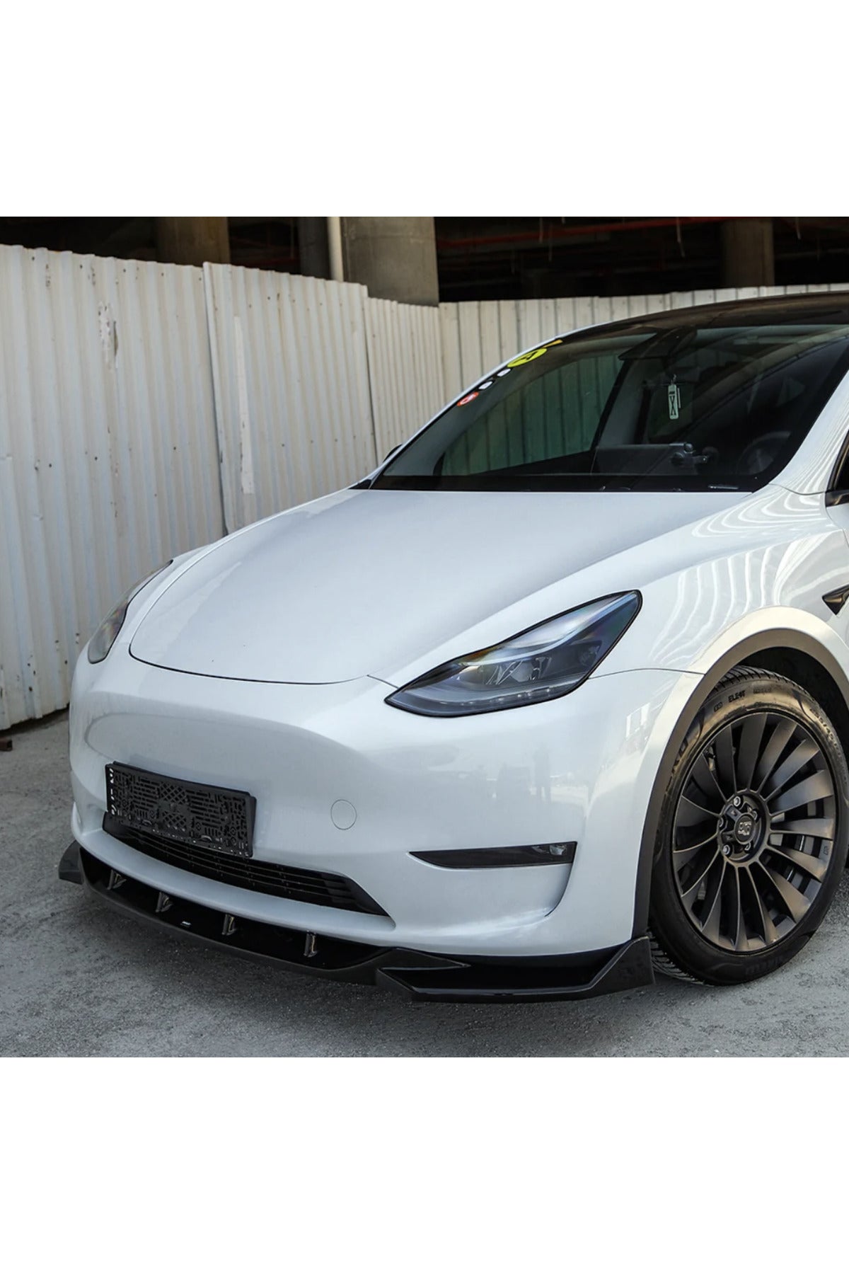 Tesla Model Y 2020-2025 Ön Lip Piano Black Ön Tampon Alt Eki