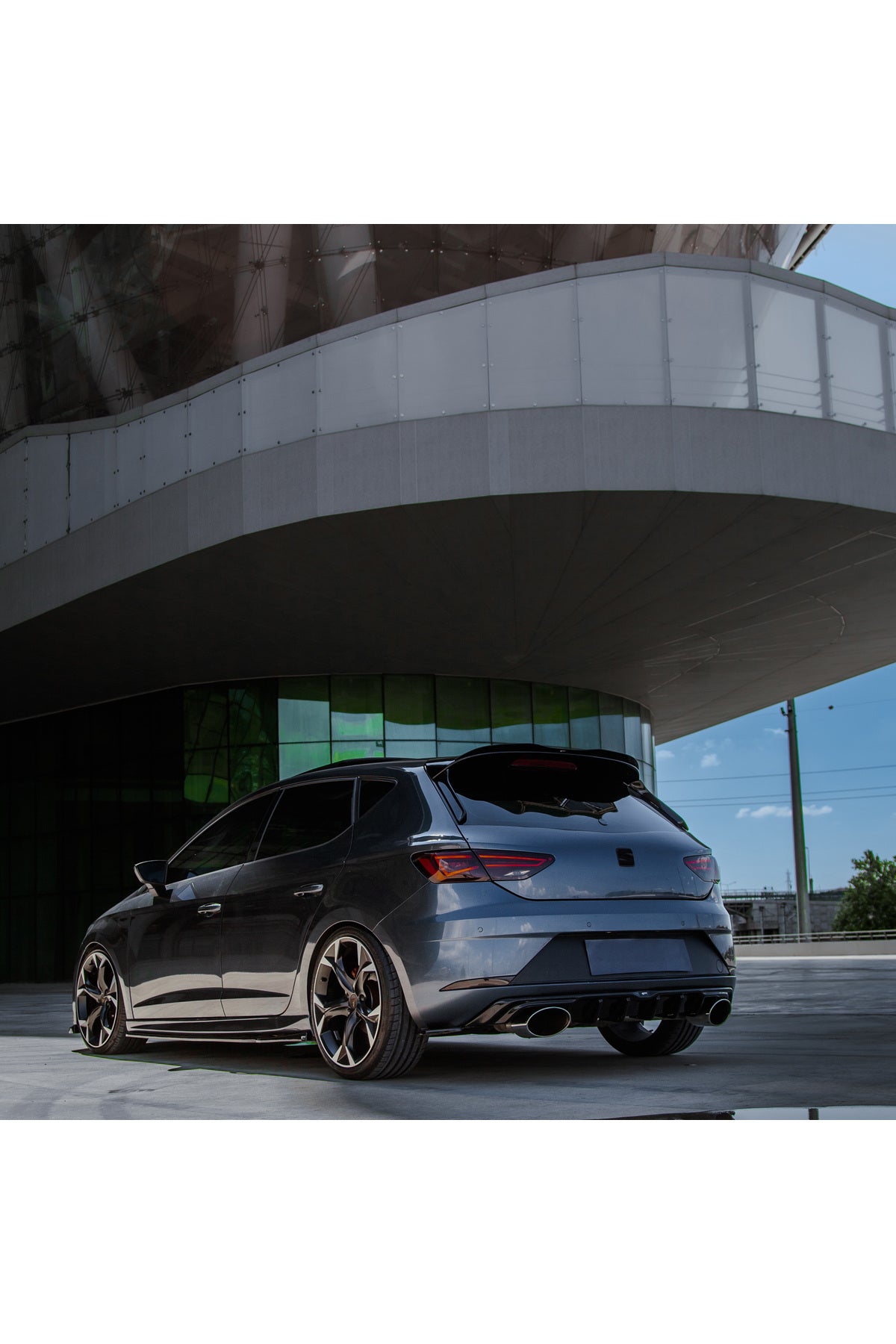 Seat Leon FR 2017-2019 Piano Black Body Kit Seti | Ön Lip + Marşpiyel + Difüzör + Flap + Bagaj Spoilerı