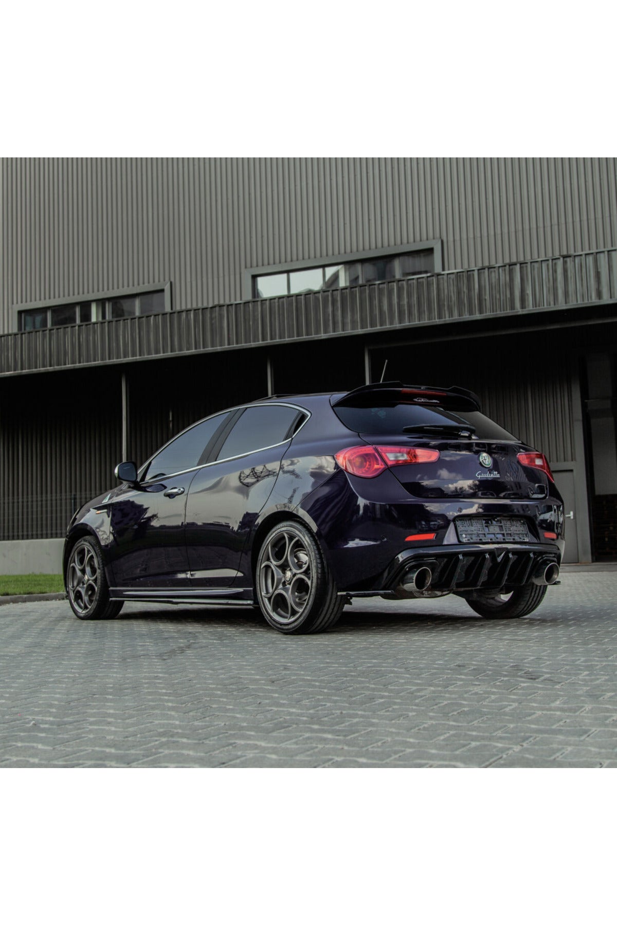 Alfa Romeo Giulietta Arka Difüzör 2010-2020 Uyumlu İtalyan Tip Arka Difüzör Piano Black ABS - TMZ Garage
