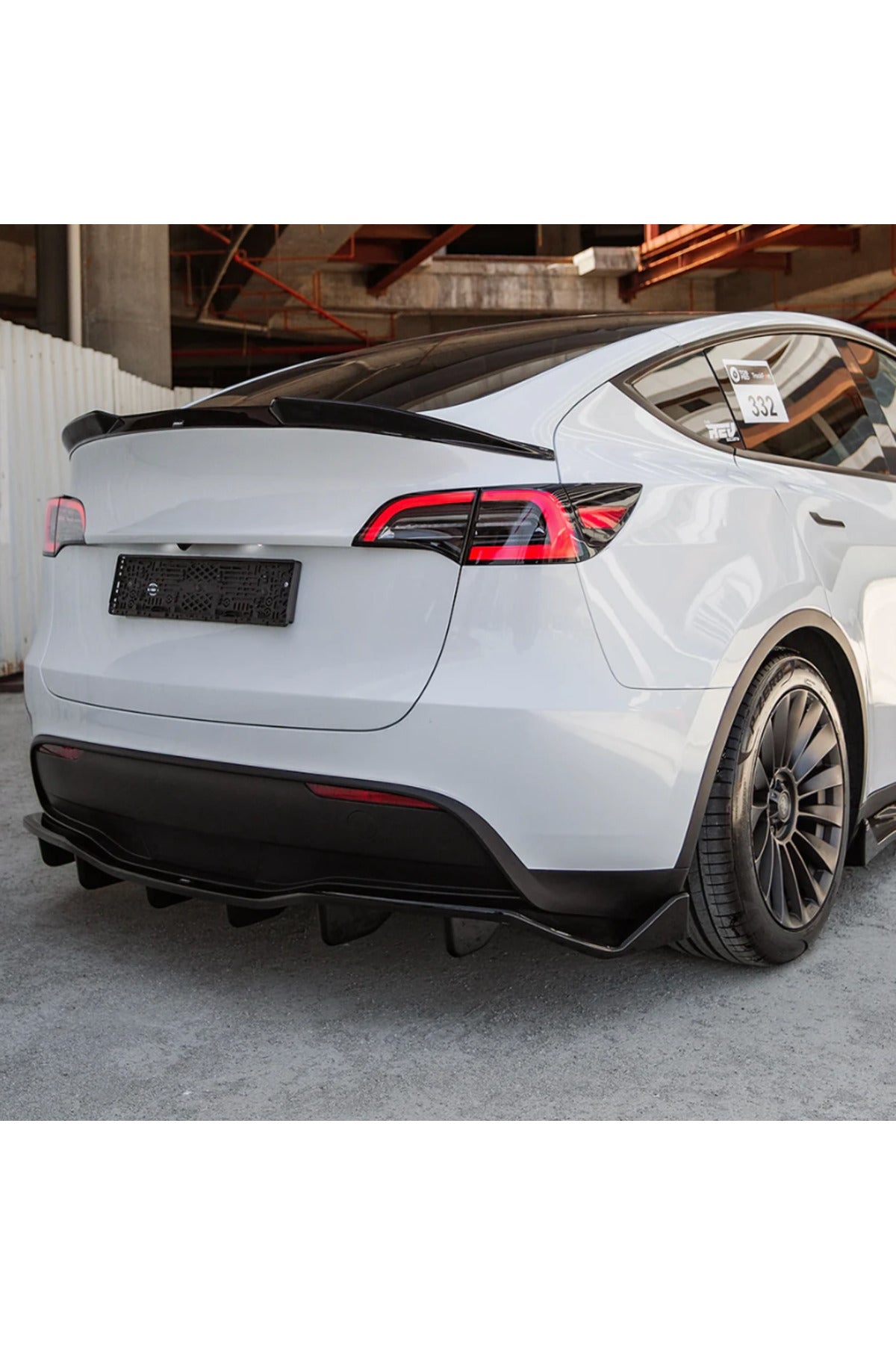 Tesla Model Y 2020-2025 Spoiler Piano Black Bagaj Üstü Spoiler Eki