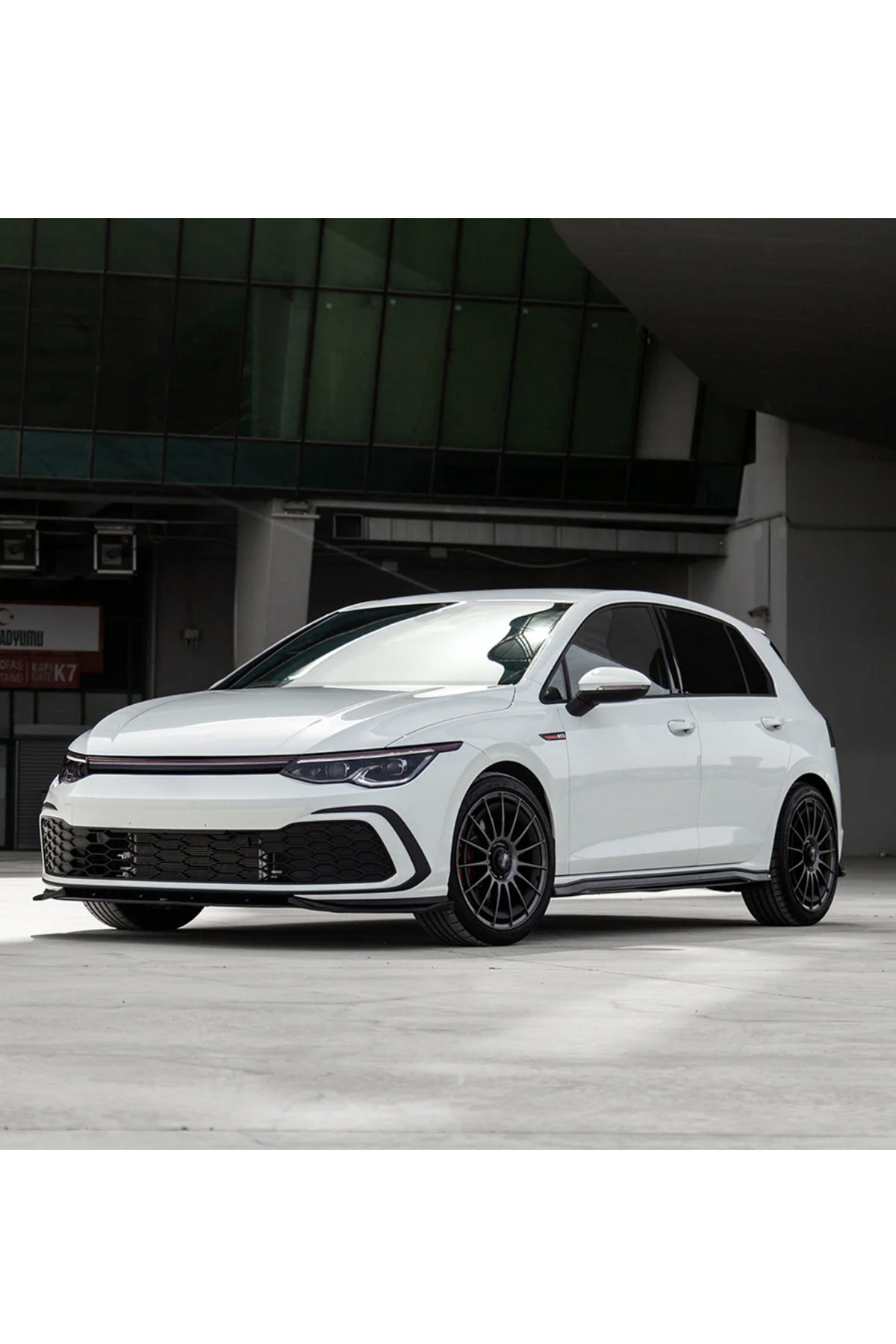 Volkswagen Golf 8 R Line 2020-2024 Body Kit Seti Ön Lip Marşpiyel Difüzör Spoiler Flap