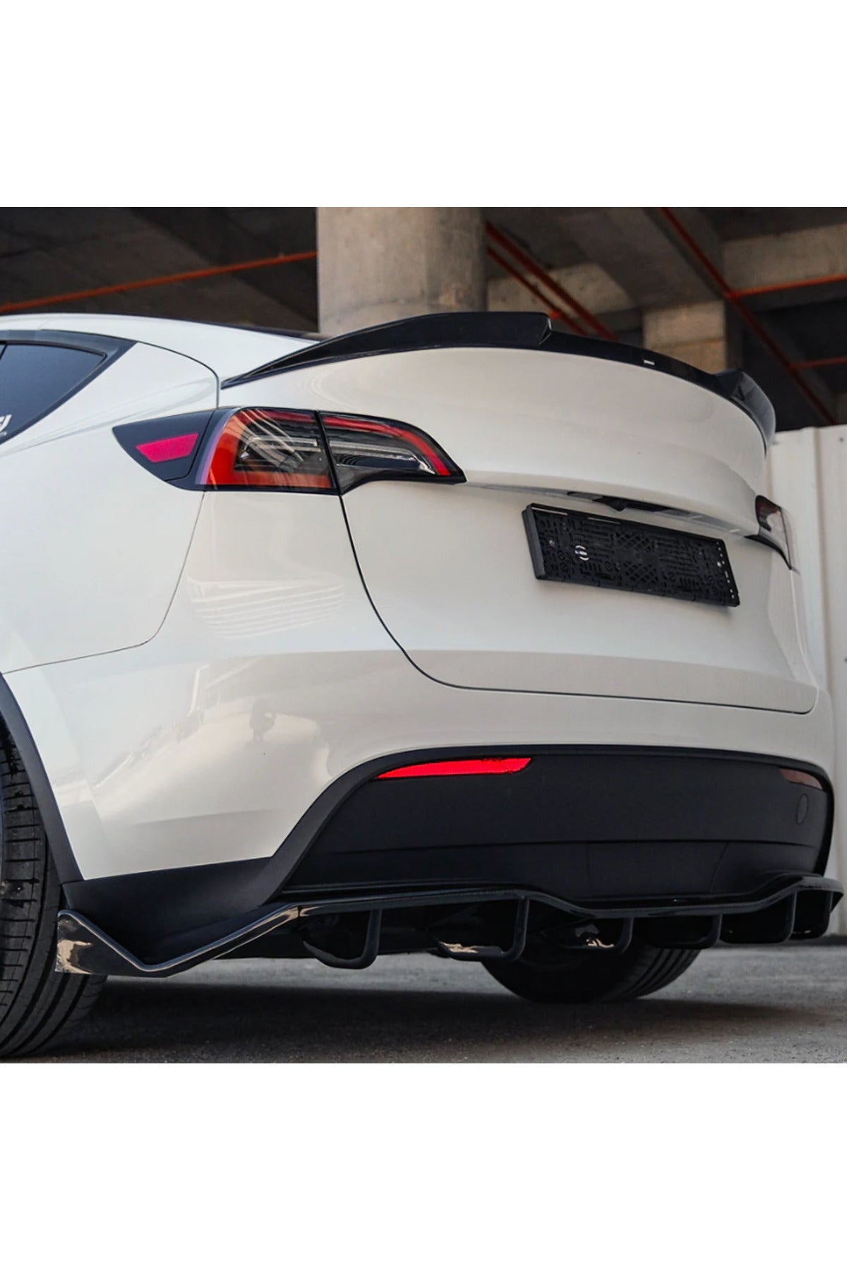 Tesla Model Y 2020-2025 Arka Difüzör Piano Black Difüzör Eki