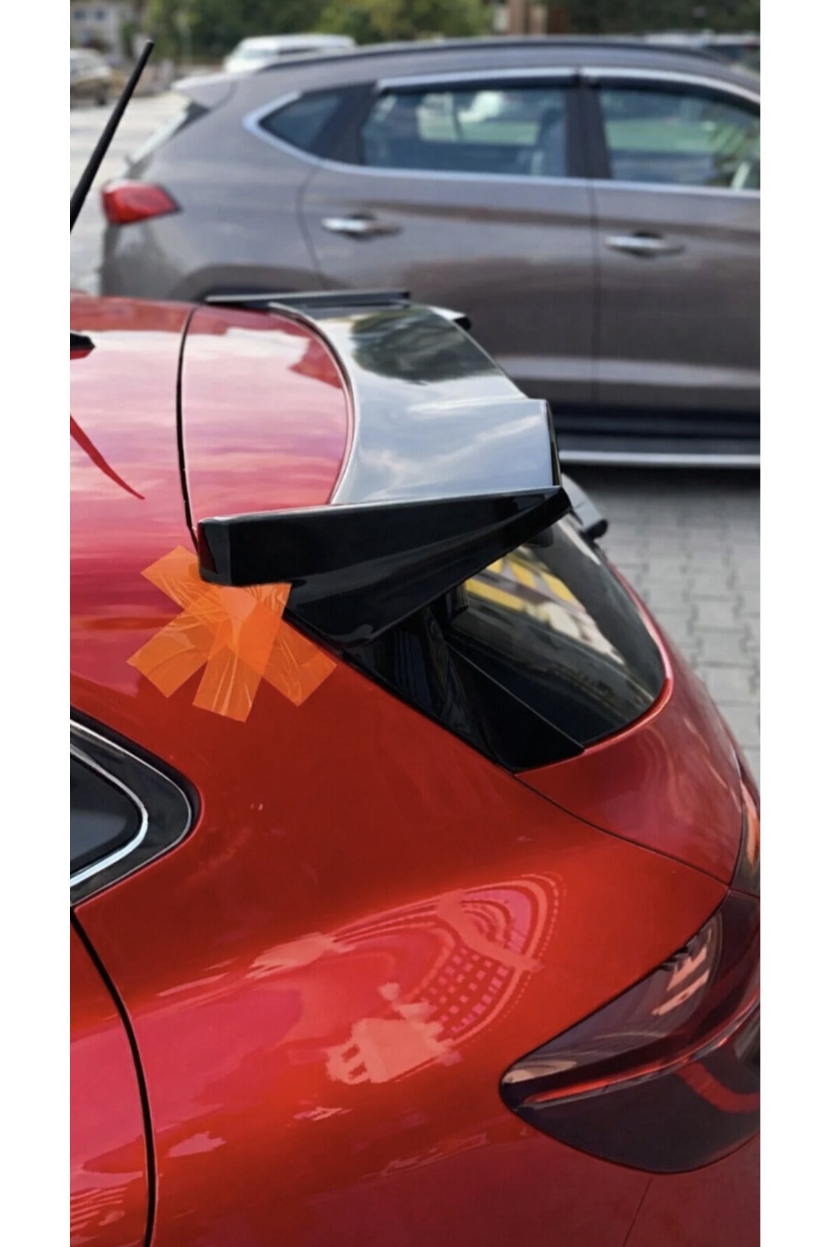 Renault Clio 5 Parlak Siyah Arka Spoiler | Bagaj Üstü Spoiler – Piano Black