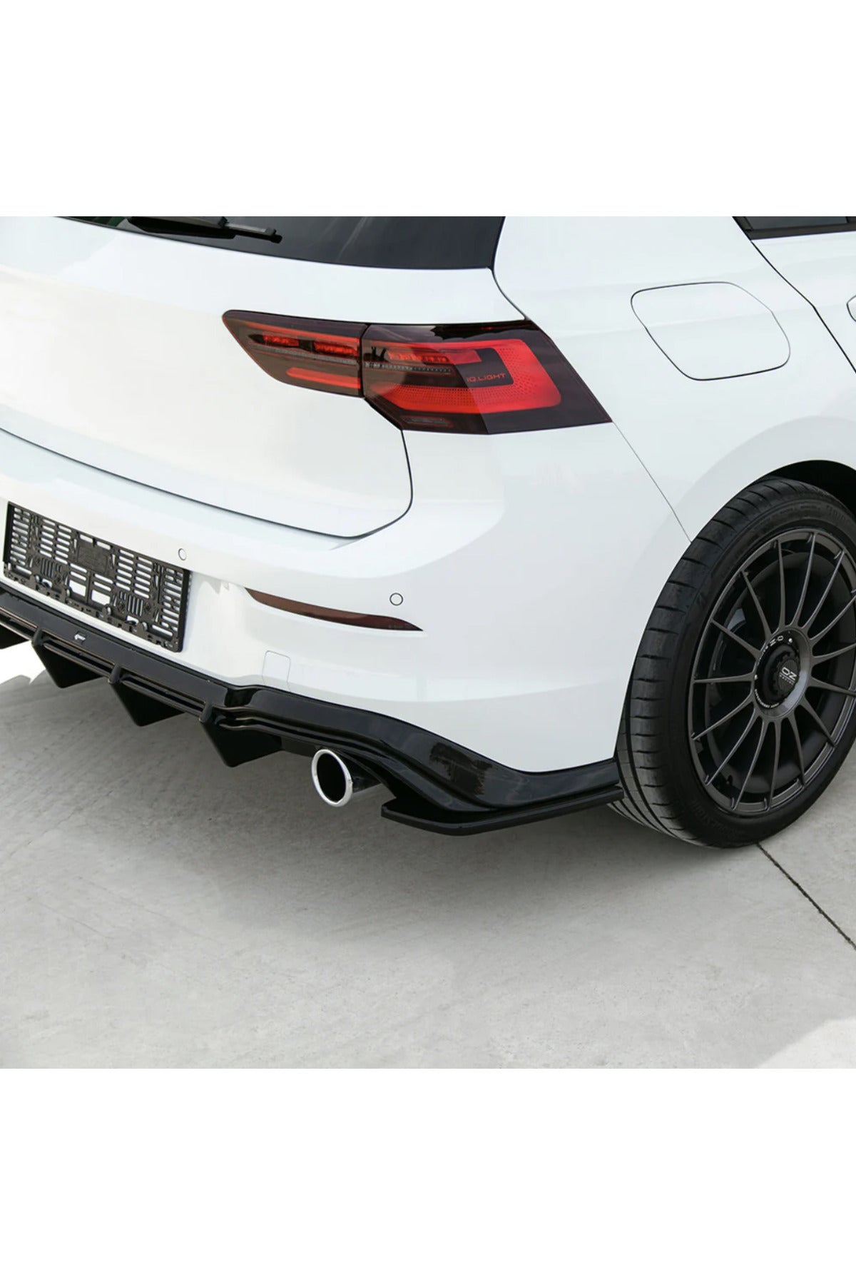 Volkswagen Golf 8 R-Line 2020+ Arka Difüzör Piano Black Difüzör Eki