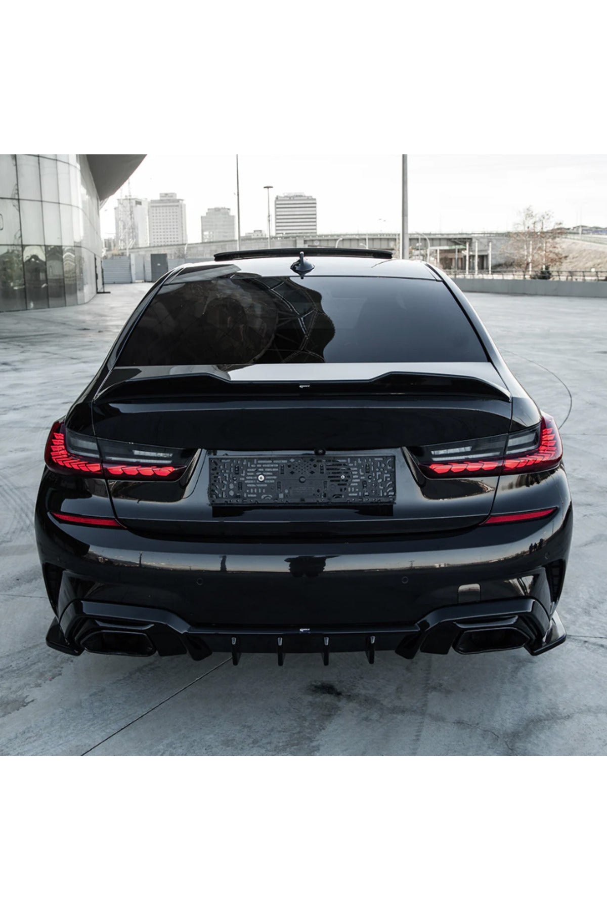 BMW 3 Serisi G20 2018-2022 Arka Difüzör M Paket Uyumlu Piano Black Difüzör