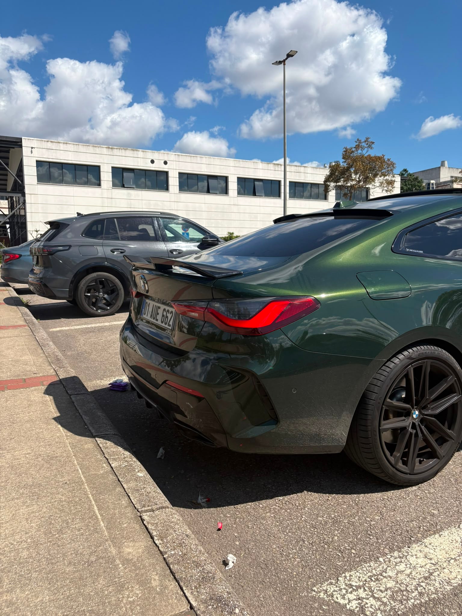 BMW G22 G26 V-Style Bagaj Spoilerı İthal Piano Black Parlak Siyah