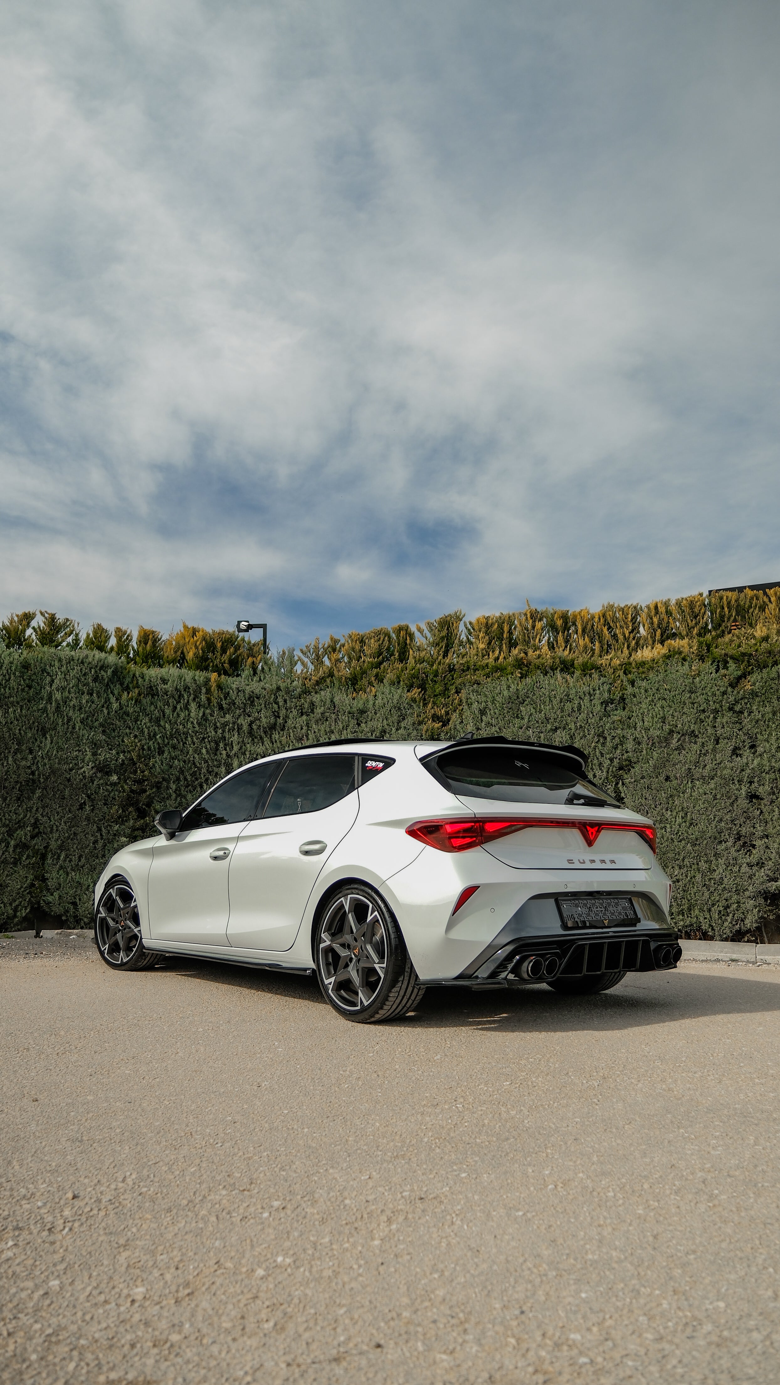 Cupra Leon 2025+ Body Kit Seti Ön Lip Difüzör Flap Marşpiyel Spoiler Piano Black