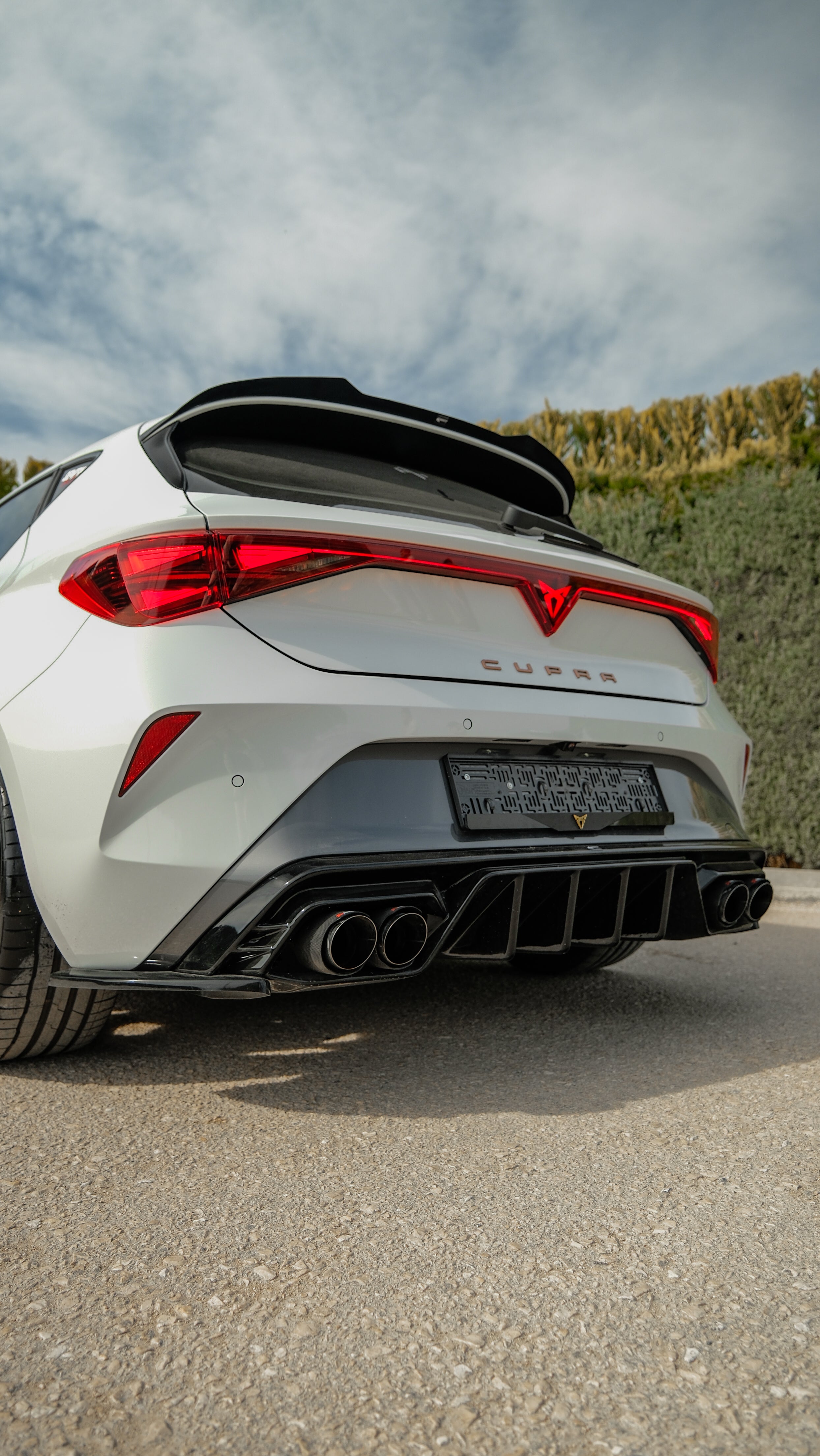 Cupra Leon 2025+ Body Kit Seti Ön Lip Difüzör Flap Marşpiyel Spoiler Piano Black
