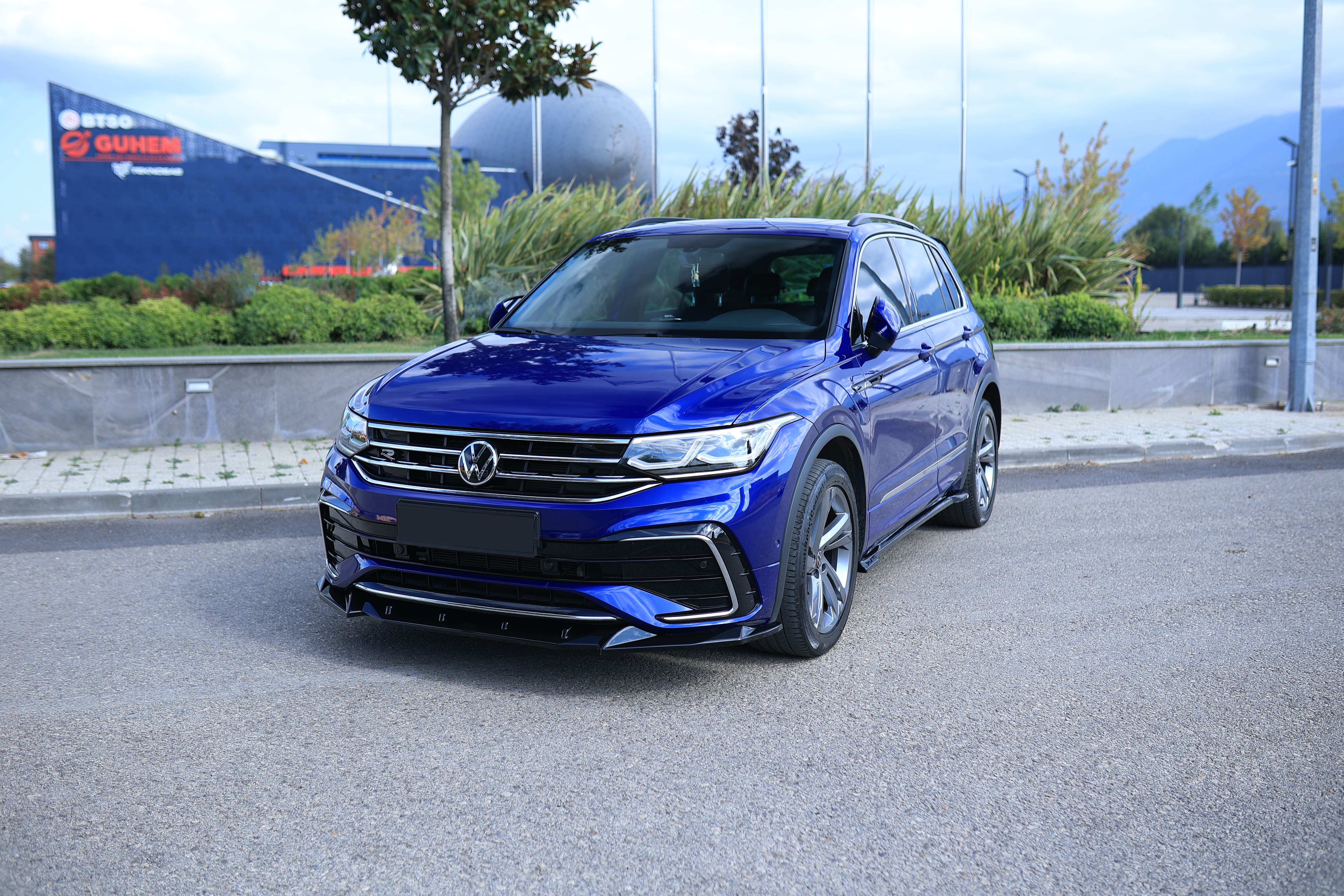 Volkswagen Tiguan R-Line 2020-2024 Parlak Siyah Yan Marşpiyel Seti | Sportif Yan Etek