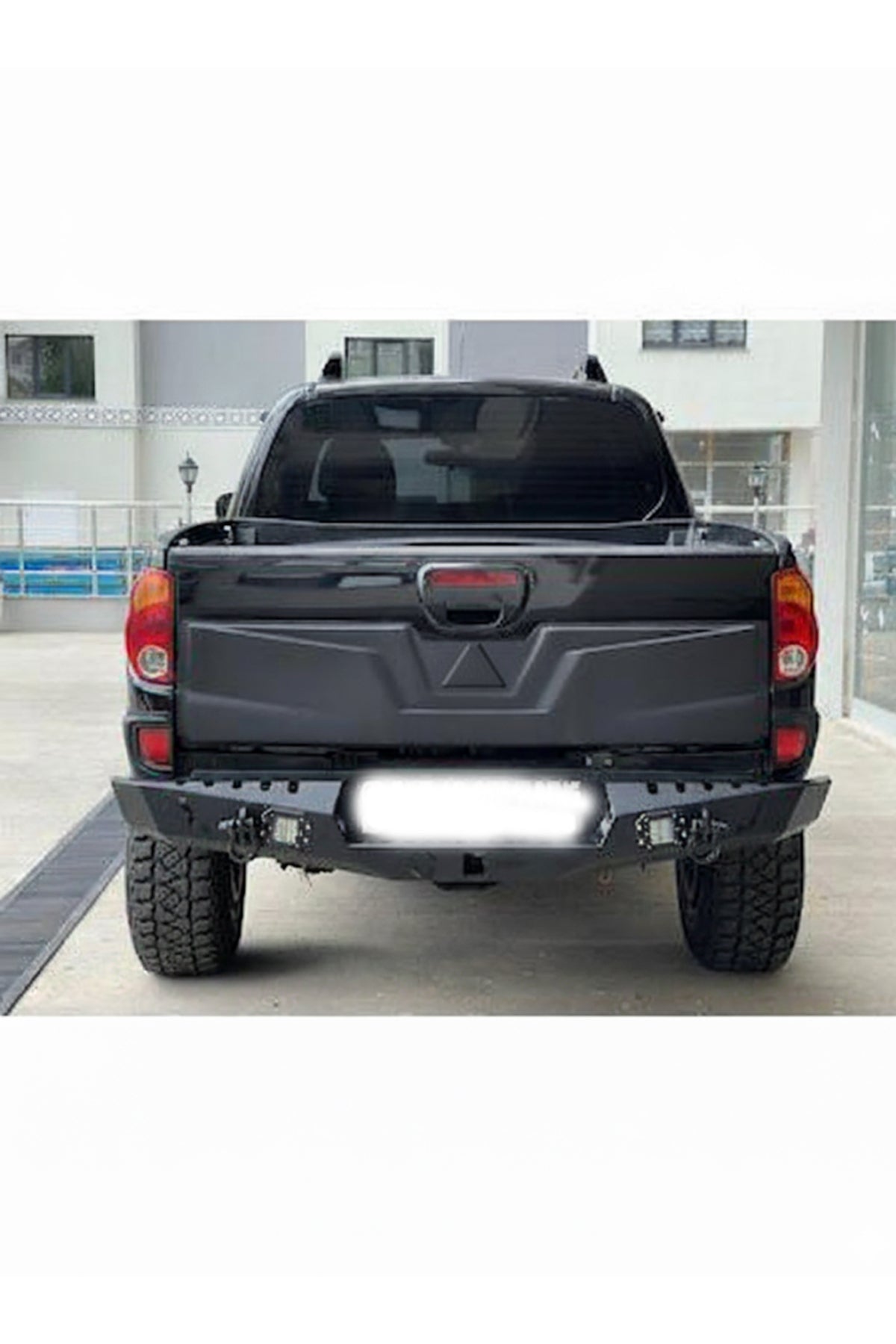 2005–2010 Nissan Navara D40 Yarım Bagaj Kapağı Kasa Üstü Koruma Aksesuarı