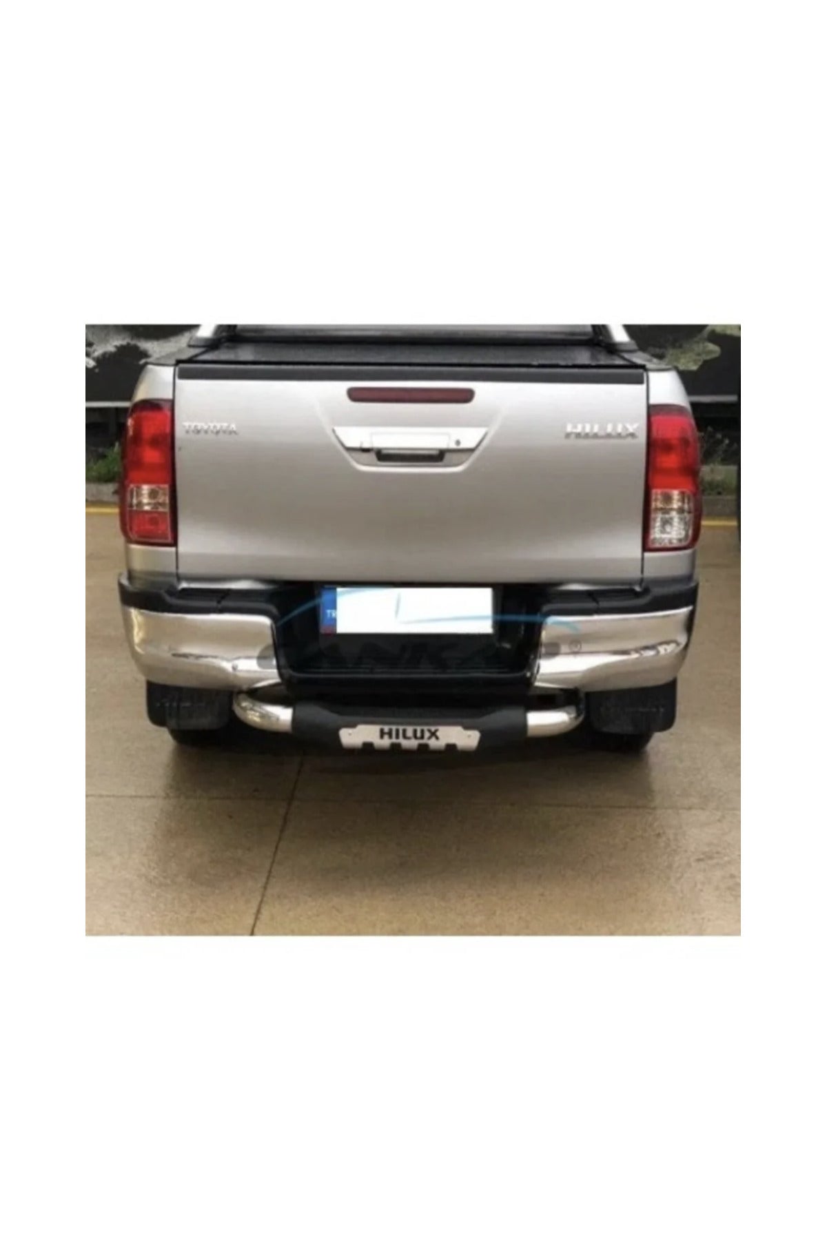 Toyota Hilux 2015+ “Hilux” Yazılı Arka Tampon Koruma Demiri | Gri Arka Koruma Barı