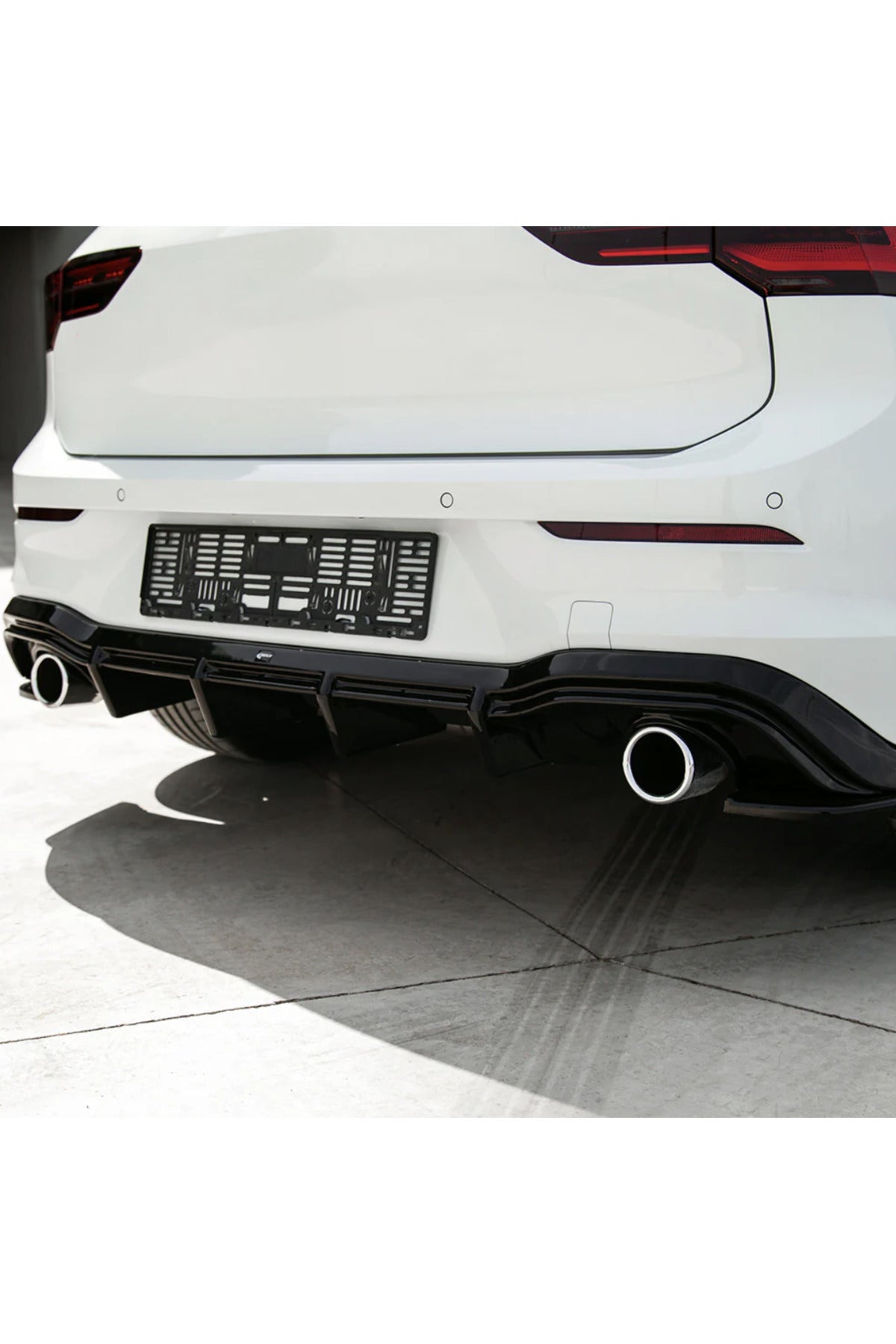 Volkswagen Golf 8 R-Line 2020+ Arka Difüzör Piano Black Difüzör Eki