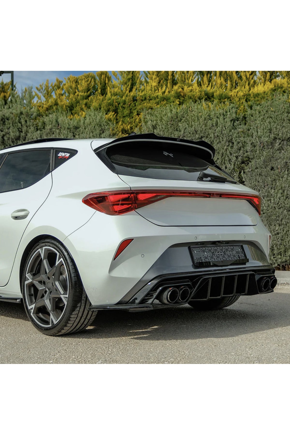 Cupra Leon 2020+ Spoiler Piano Black Bagaj Üstü Spoiler Eki