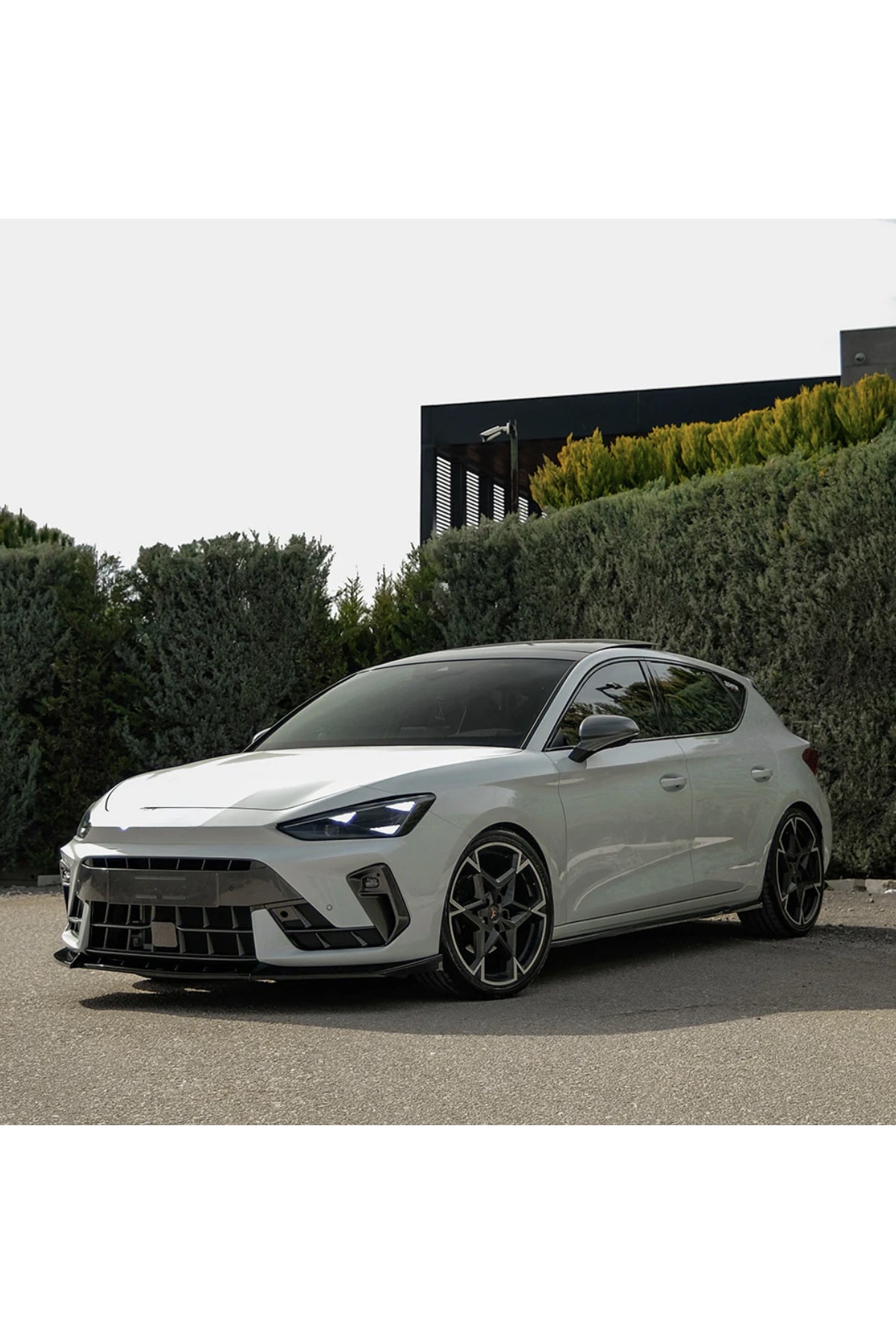 Cupra Leon 2024+ Ön Lip Parlak Siyah Sport Ön Tampon Lipi Body Kit Ön Alt Lip Spoiler