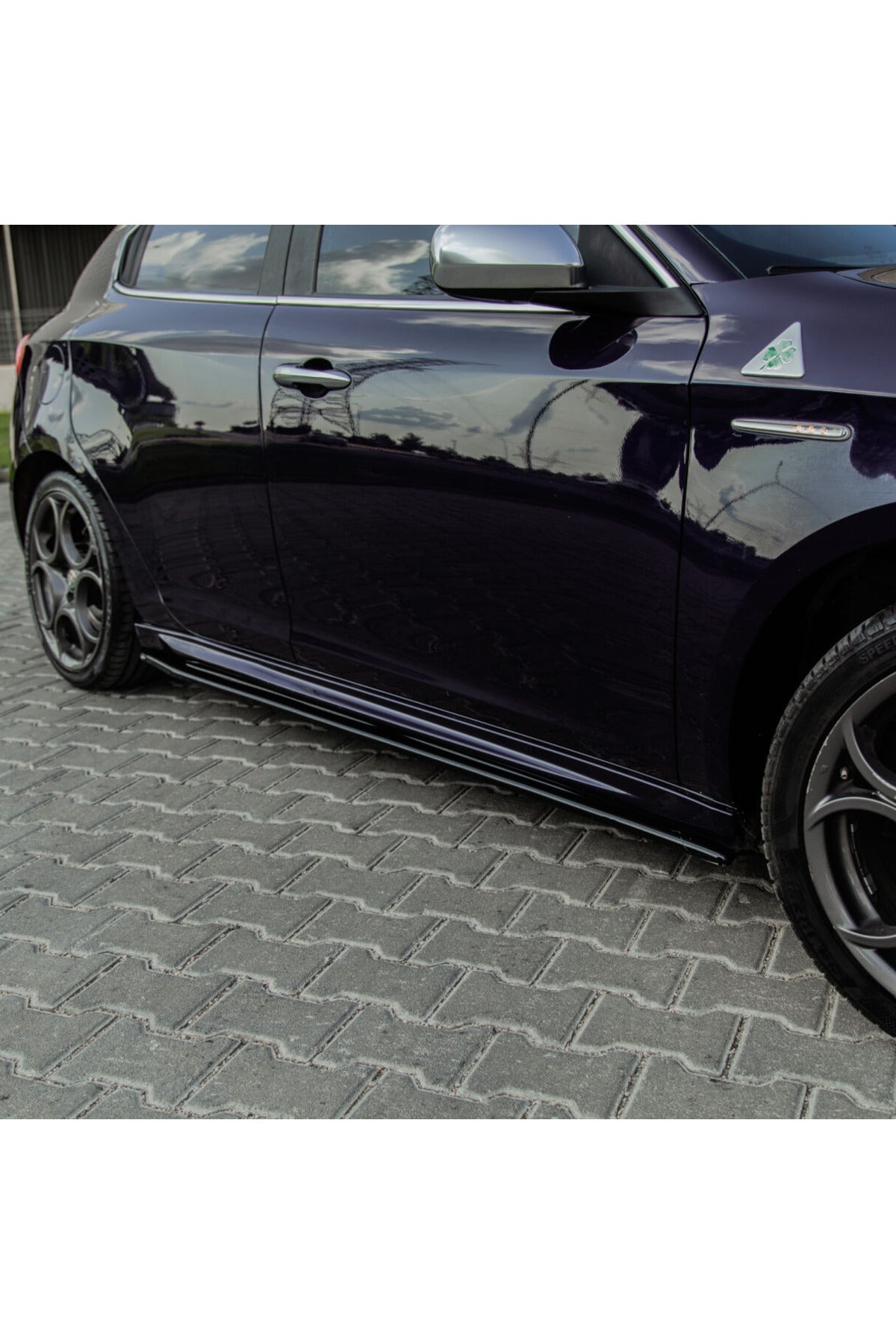 Alfa Romeo Giulietta Yan Marşpiyel 2010-2020 Uyumlu Yan Etek Piano Black ABS - TMZ Garage