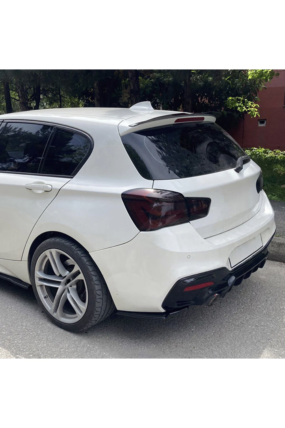 Bmw 1 Serisi F20 2015-2019 M Paket Body Kit Seti Ön Lip Marşpiyel Difüzör Spoiler Flap