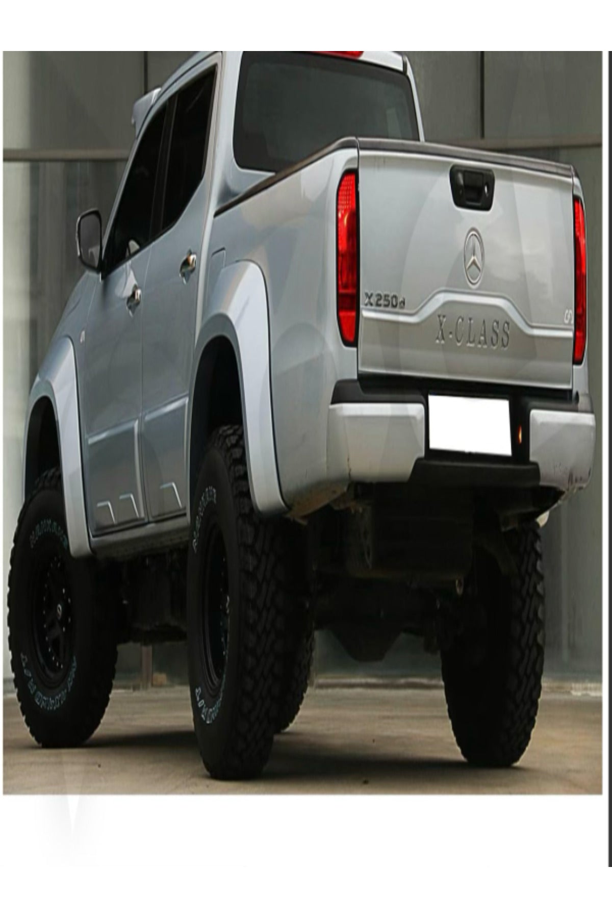 2017+ Mercedes X Class Arka Bagaj Kapak Kaplama Kabartma