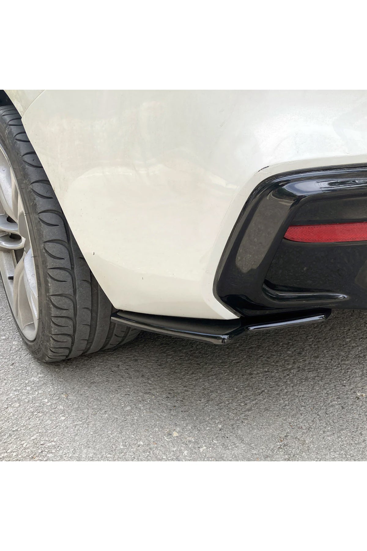 Bmw 1 Serisi F20 2015-2019 M Paket Body Kit Seti Ön Lip Marşpiyel Difüzör Spoiler Flap