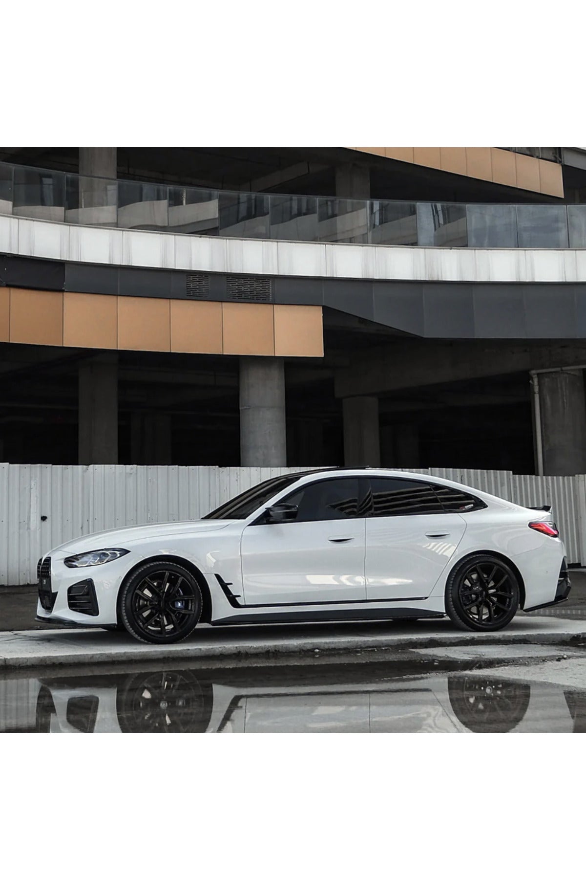 BMW 4 Serisi G26 Gran Coupe 2020+ Yan Marşpiyel M Paket Uyumlu Piano Black Marşpiyel Eki