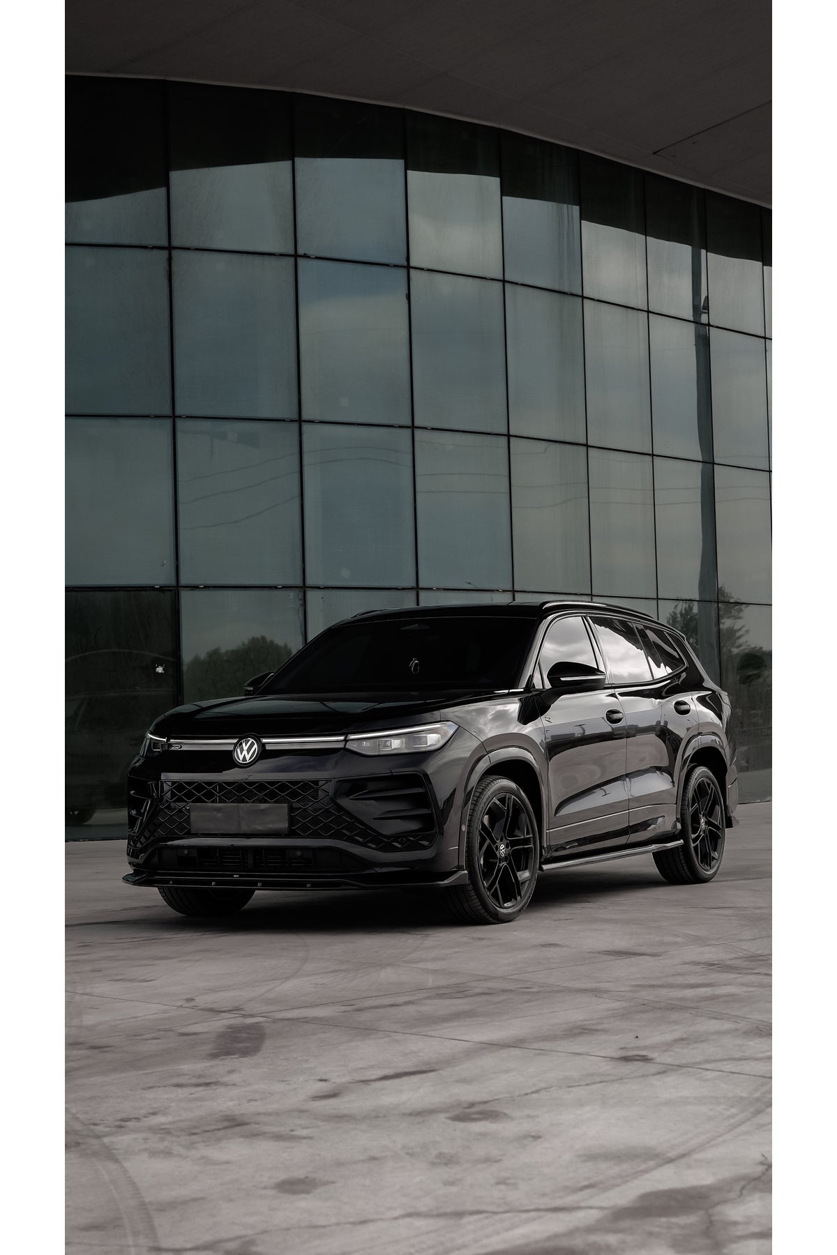 Volkswagen Tayron 2025+ R-Line Yan Marşpiyel Seti | Piano Black Sportif Yan Tasarım