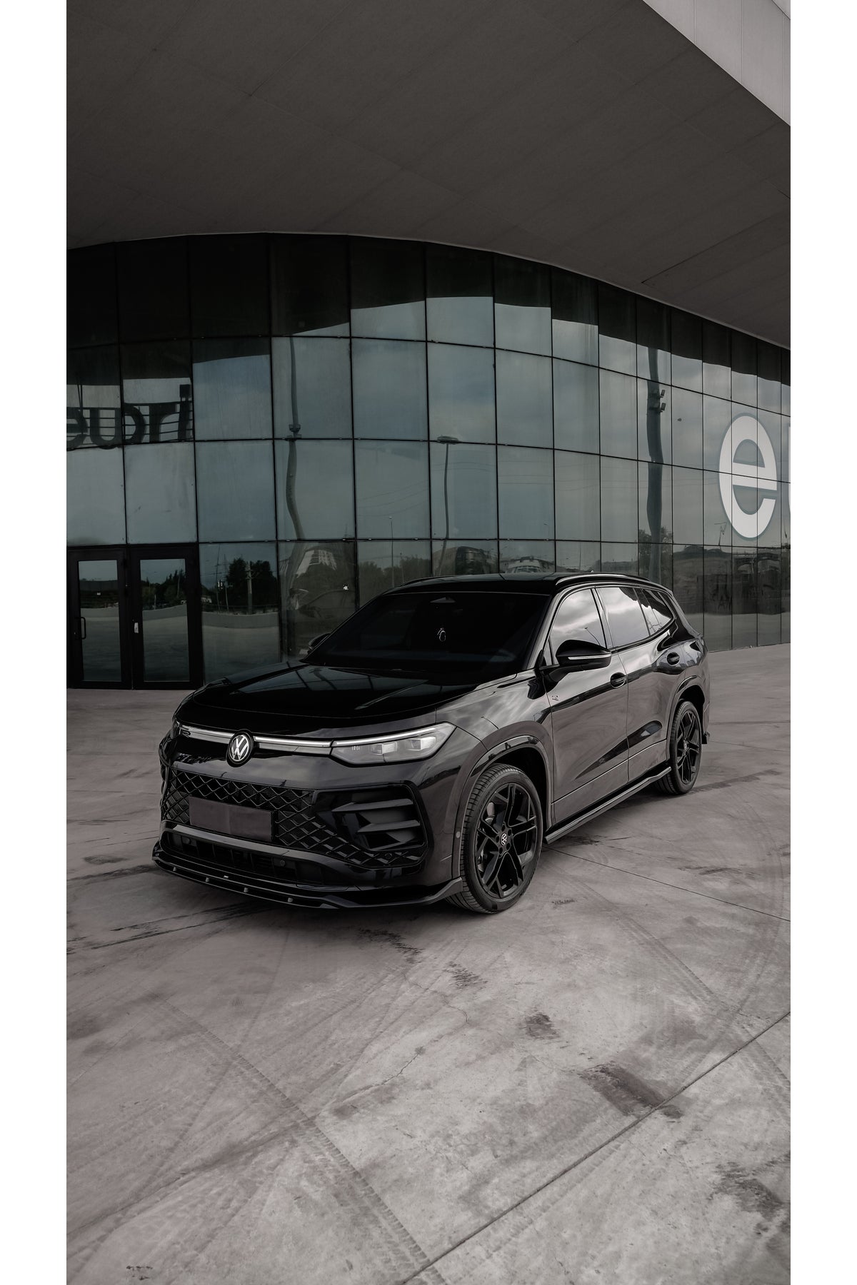 Volkswagen Tayron 2025+ R-Line Ön Lip (Ön Tampon Eki) | Piano Black Sportif Tasarım