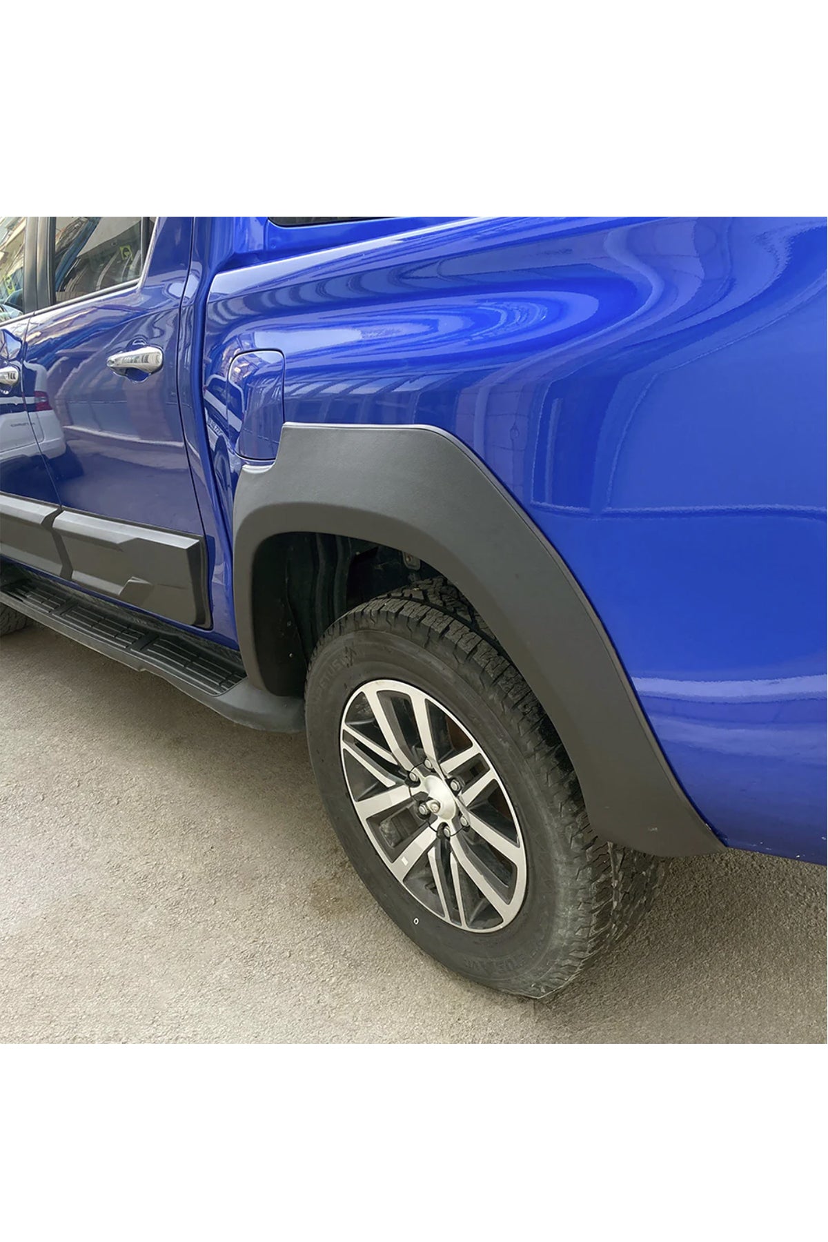 Toyota Hilux 2015-2020 Dodik Seti | Mat Siyah Çamurluk Dodik – Off-Road Görünüm