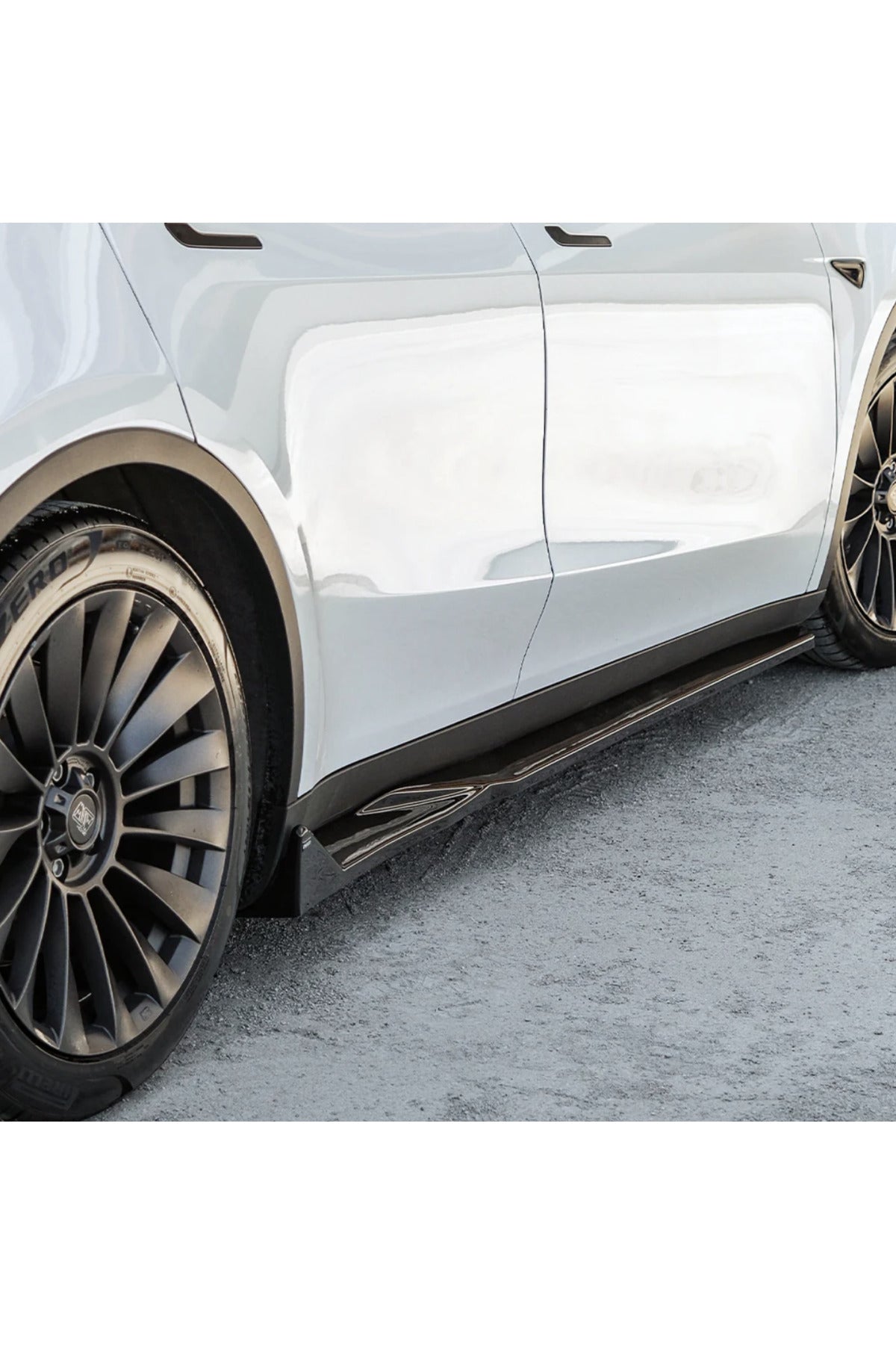 Tesla Model Y 2020-2025 Yan Marşpiyel Piano Black Marşpiyel Eki Seti