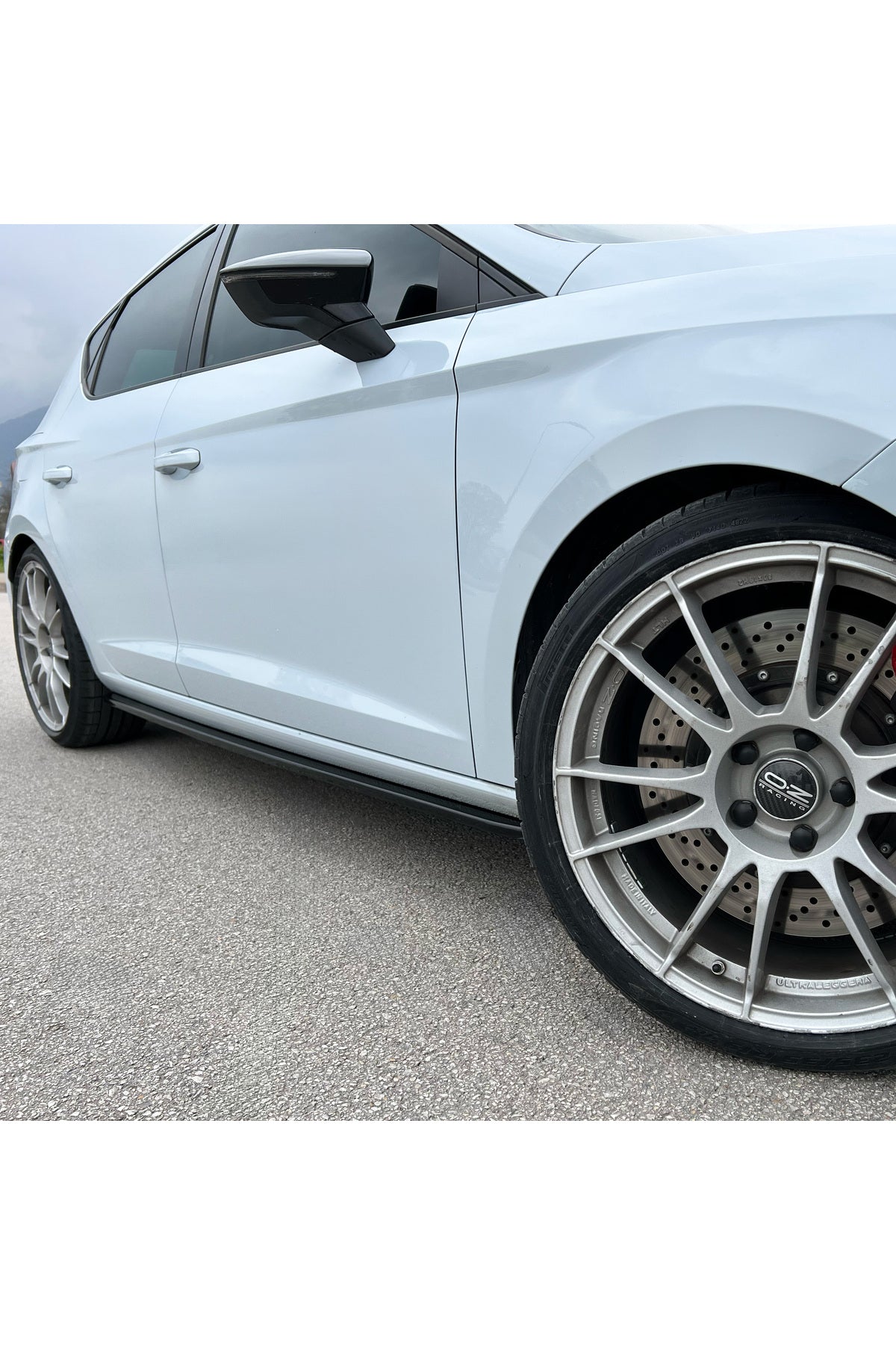 Seat Leon FR 2012-2019 Yan Marşpiyel Seti | Piano Black Sportif Yan Etek