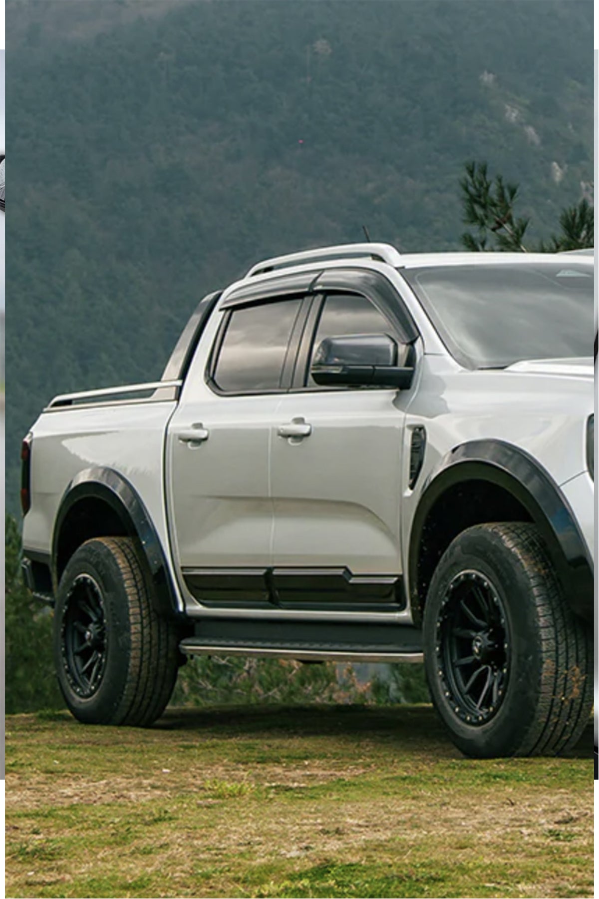 Ford Ranger T9 Kapı Koruma Seti 4 Parça | Piano Black (Parlak Siyah) Kapı Yan Koruma