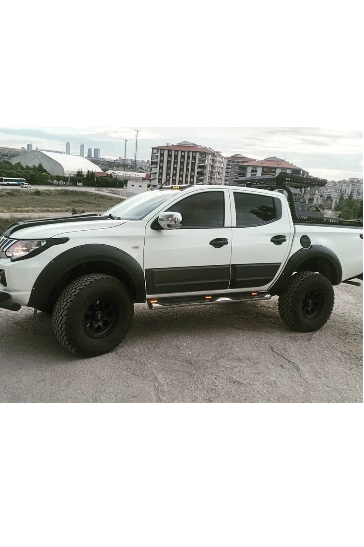 Mitsubishi L200 Triton 2015-2018 Çamurluk Dodik Seti | Mat Siyah Vida Görünümlü Çamurluk Dodik