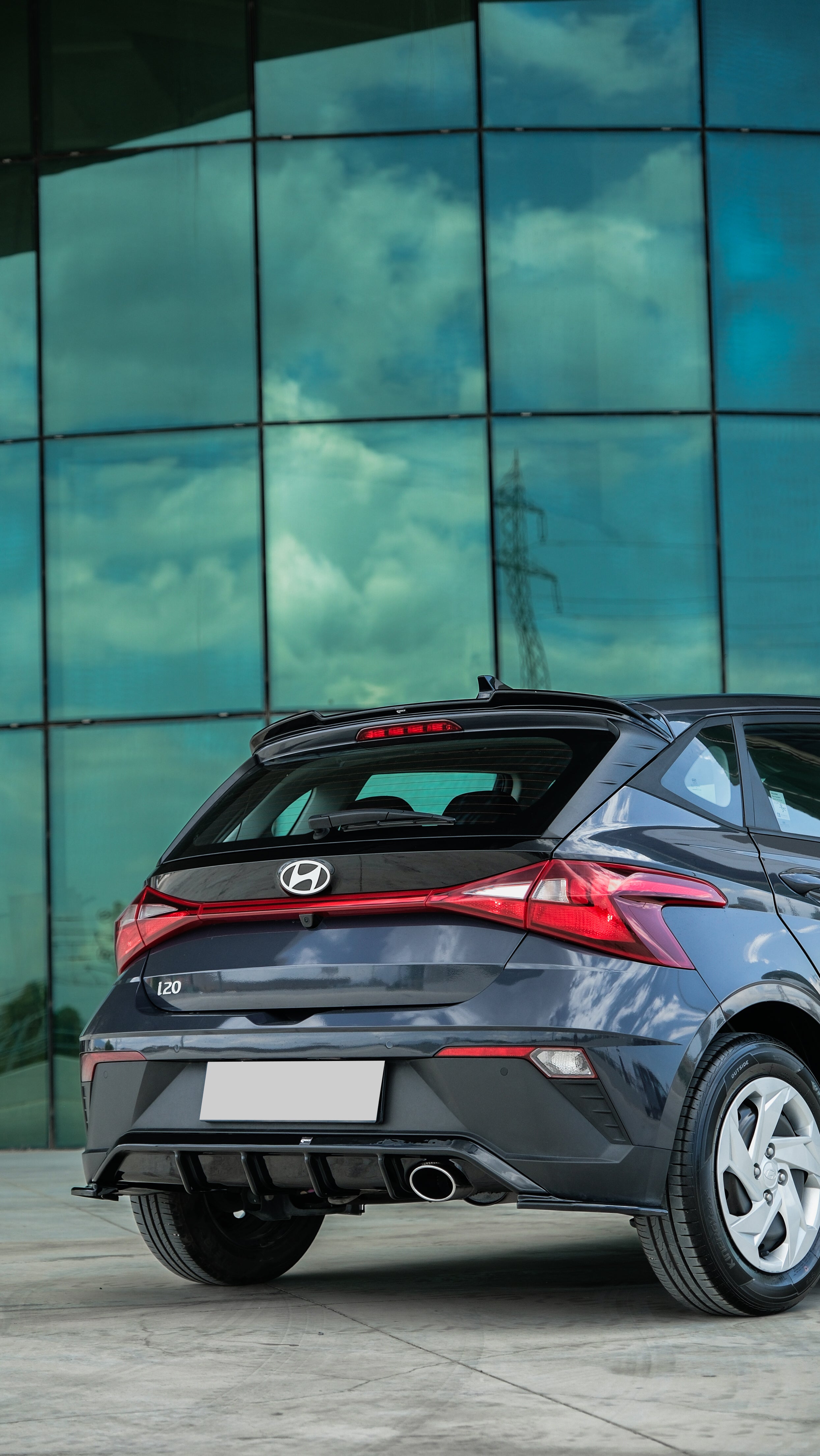 Hyundai i20 2023+ Sağ Sol Arka Flap Parlak Siyah Arka Tampon Yan Eki