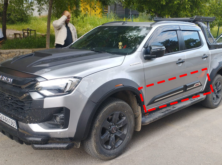 2021+ Isuzu D-Max Kapı Gövde Kaplama Seti Kabartma Krom Desenli 4 Parça Yan Kapı Koruma İthal