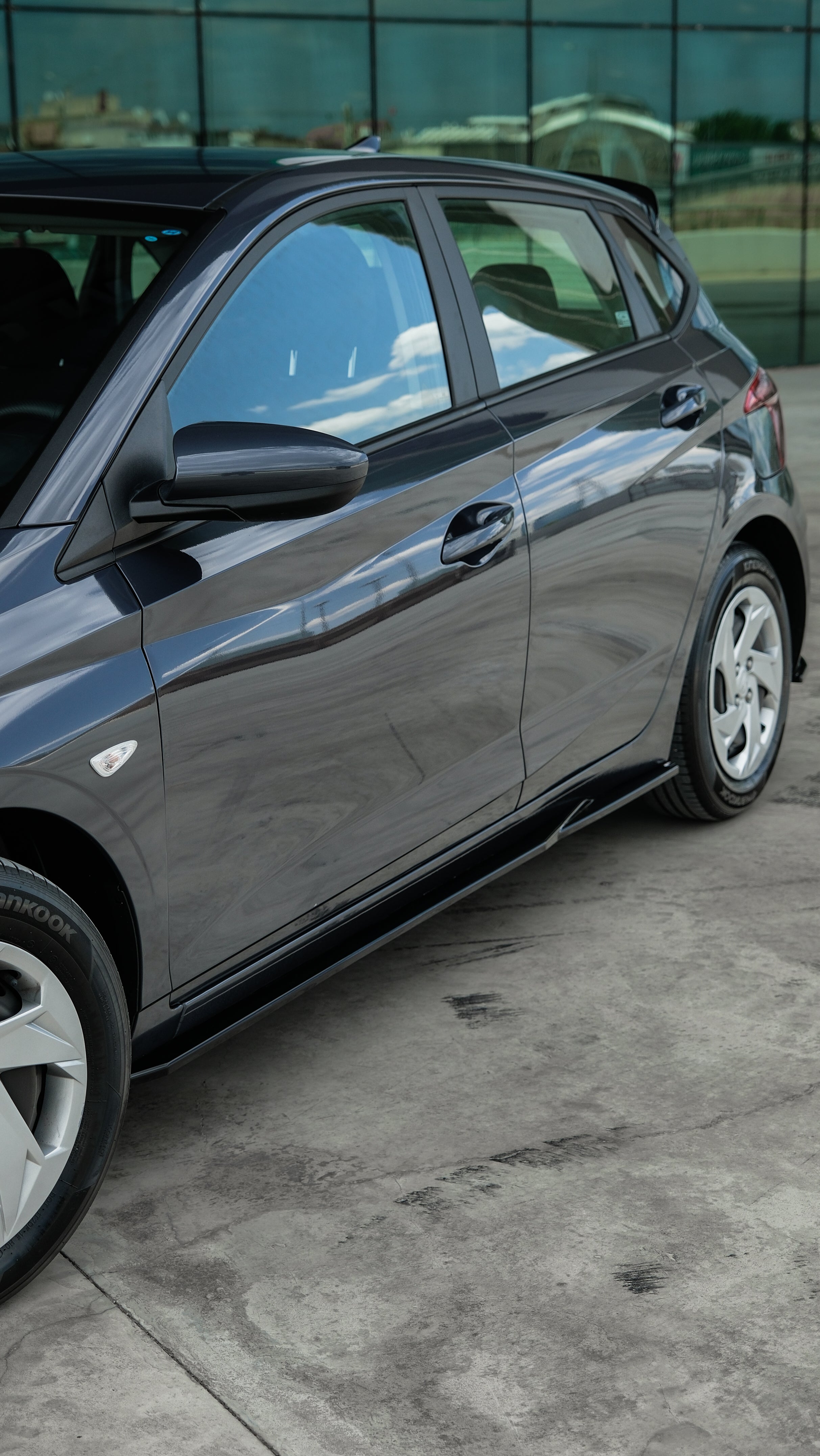 Hyundai i20 2023+ Yan Marşpiyel Parlak Siyah Yan Etek Sportif Görünüm