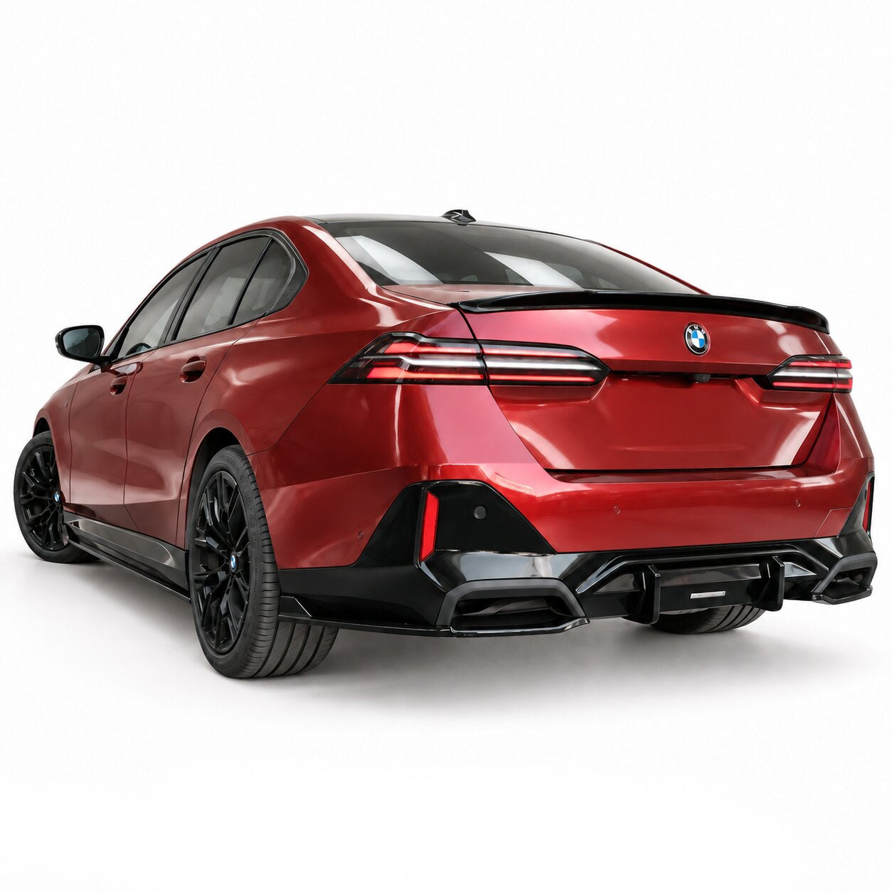 BMW 5 Serisi G60 2023+ Parlak Siyah Body Kit Seti | Ön Lip Difüzör Flap Spoiler Marşpiyel